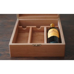 Подарочная коробка из дерева для трех видов бутылок